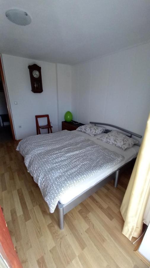 Draga - 2 Bedroom Apartment Tržič Bagian luar foto